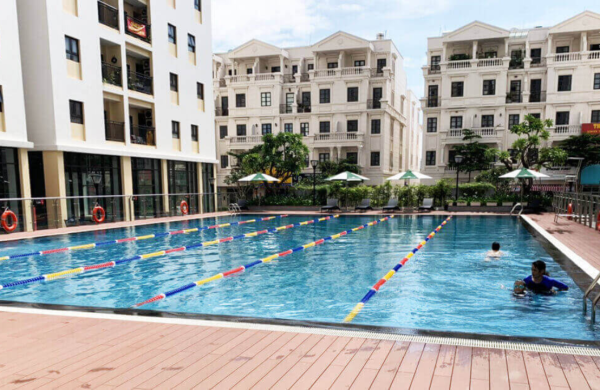 Hồ bơi dành cho người lớn