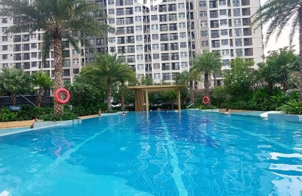 Hồ bơi Picity High Park Quận 12 luôn được vệ sinh hàng tuần nên nước trong xanh và sạch sẽ